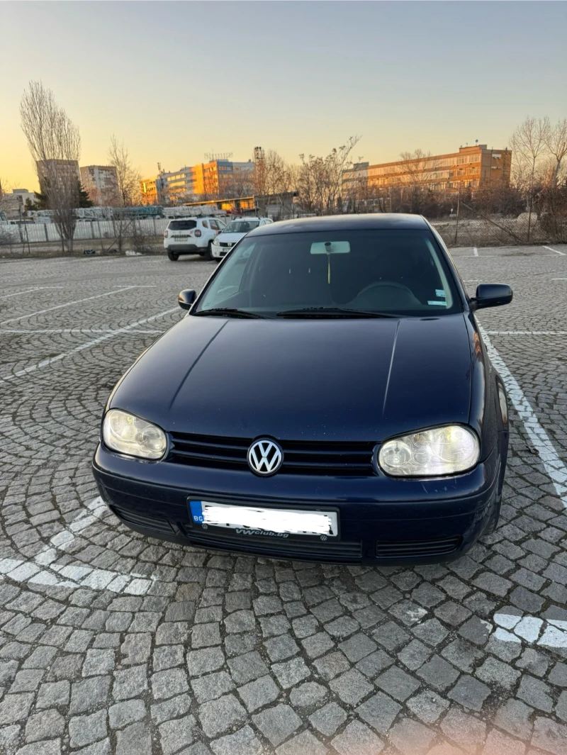 VW Golf, снимка 1 - Автомобили и джипове - 49503492