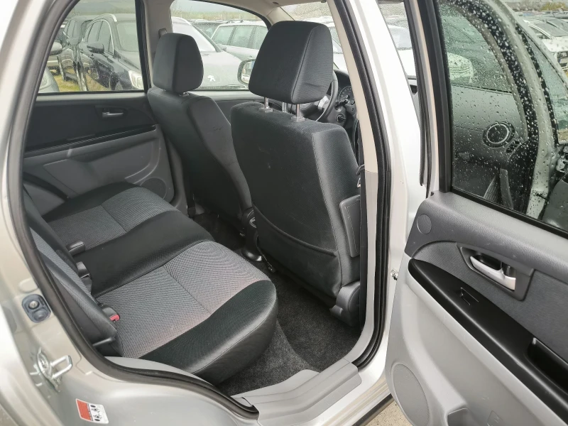 Suzuki SX4 1.6i 4x4 , снимка 9 - Автомобили и джипове - 49617080