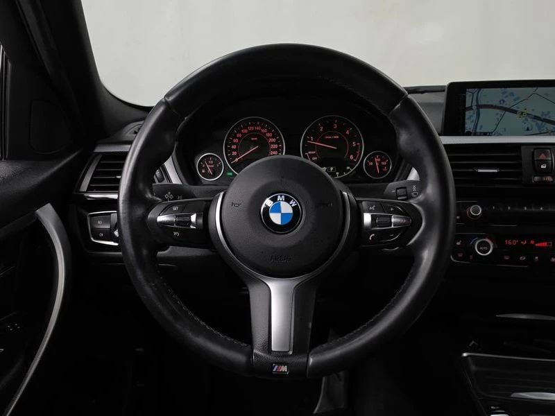BMW 320 d TOURING M| КАМЕРА| HEAD UP| ПОДГРЕВ| ПАМЕТ| PANO, снимка 13 - Автомобили и джипове - 55747566