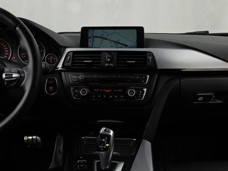 BMW 320 d TOURING M| КАМЕРА| HEAD UP| ПОДГРЕВ| ПАМЕТ| PANO, снимка 14 - Автомобили и джипове - 55747566