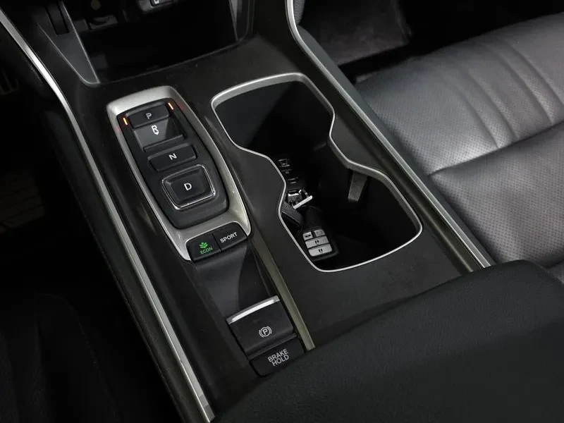 Honda Accord 2.0T SPORTS, снимка 9 - Автомобили и джипове - 55783587