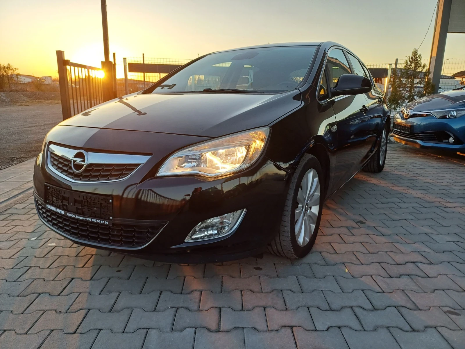 Opel Astra 1.6 benzin 2011 euro5 - изображение 2