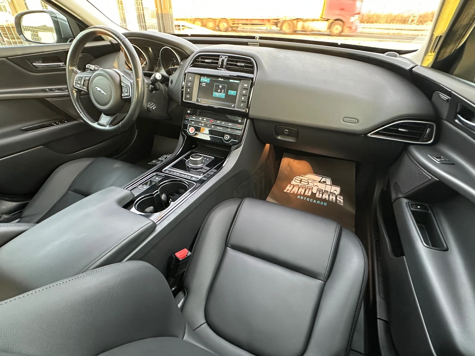 Jaguar XE 2.0D* 4X4* кожа* 2017г.*  | Mobile.bg — изображение 12