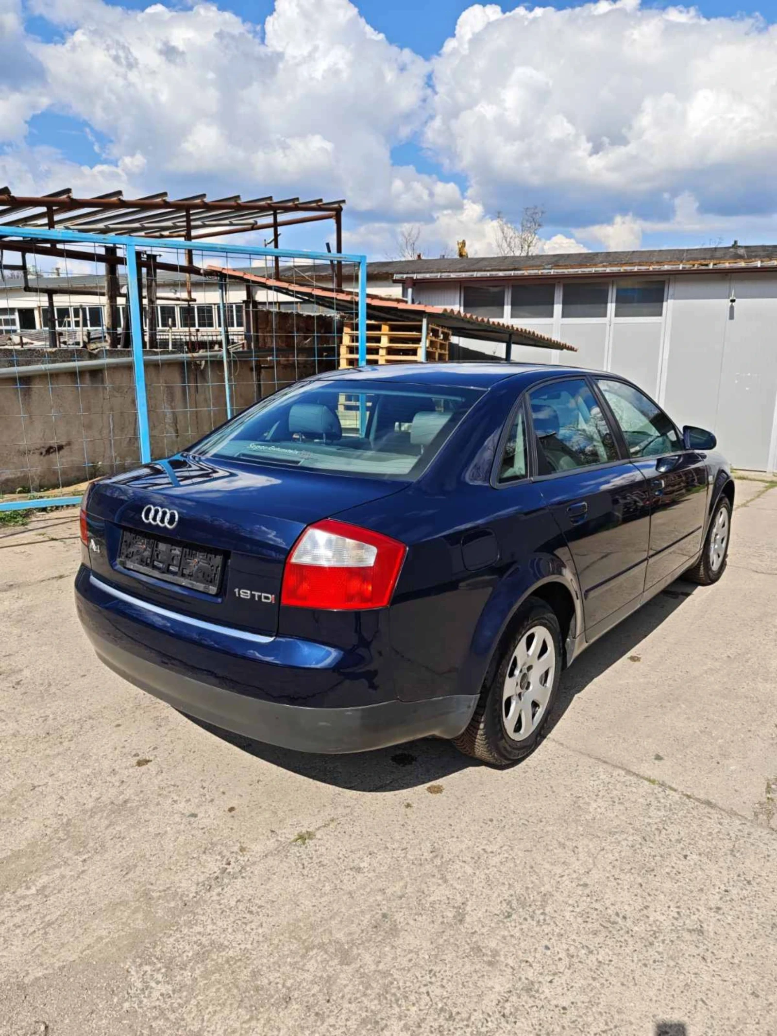 Audi A4 B6 - изображение 4