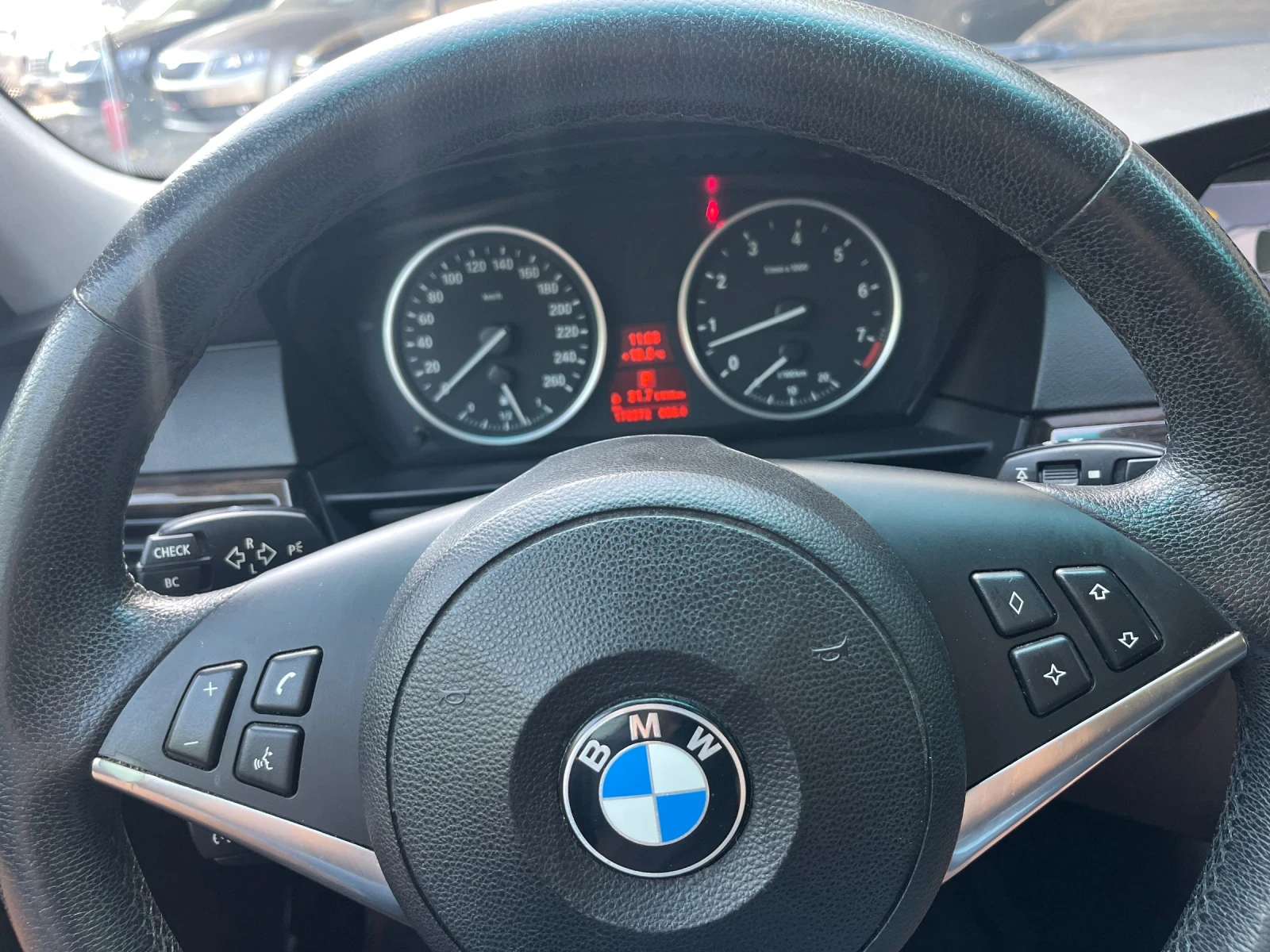 BMW 530 xi Facelift Steptronic - изображение 8
