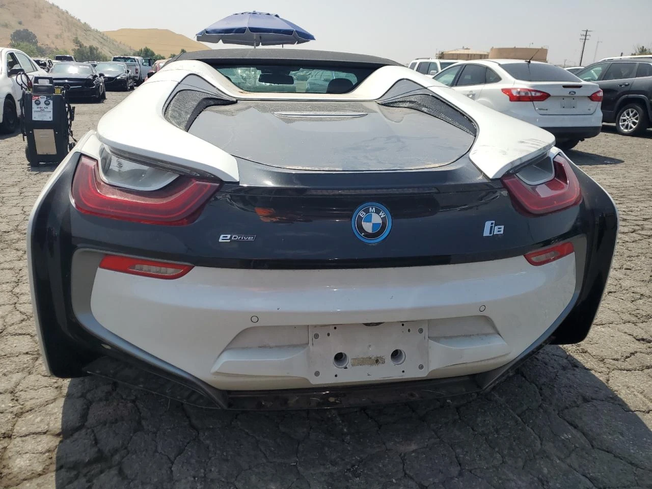 BMW i8  - изображение 2