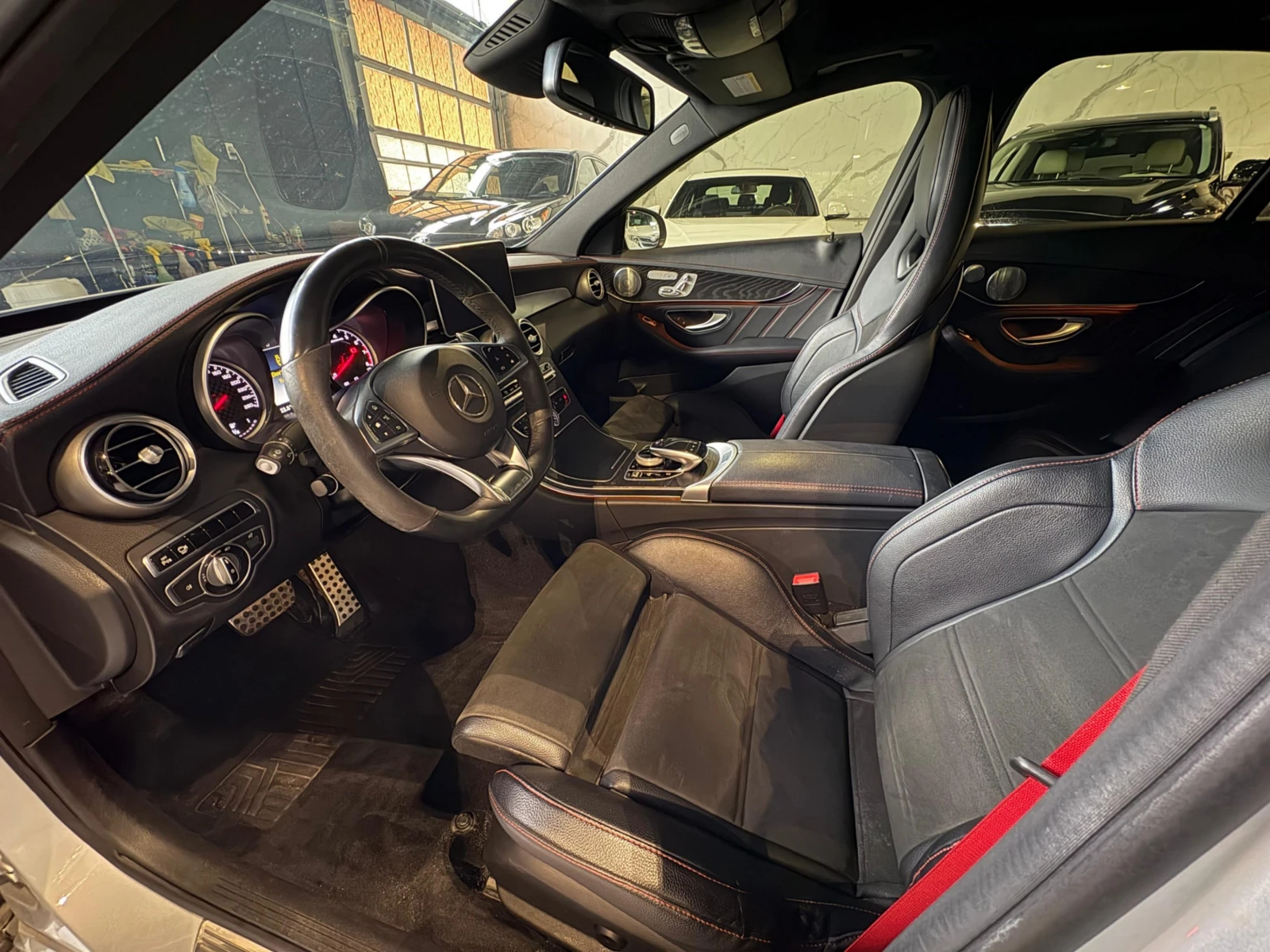 Mercedes-Benz C 43 AMG 4MATIC* BURMESTER* RED SEAT BELTS* AMG SEATS*  - изображение 6