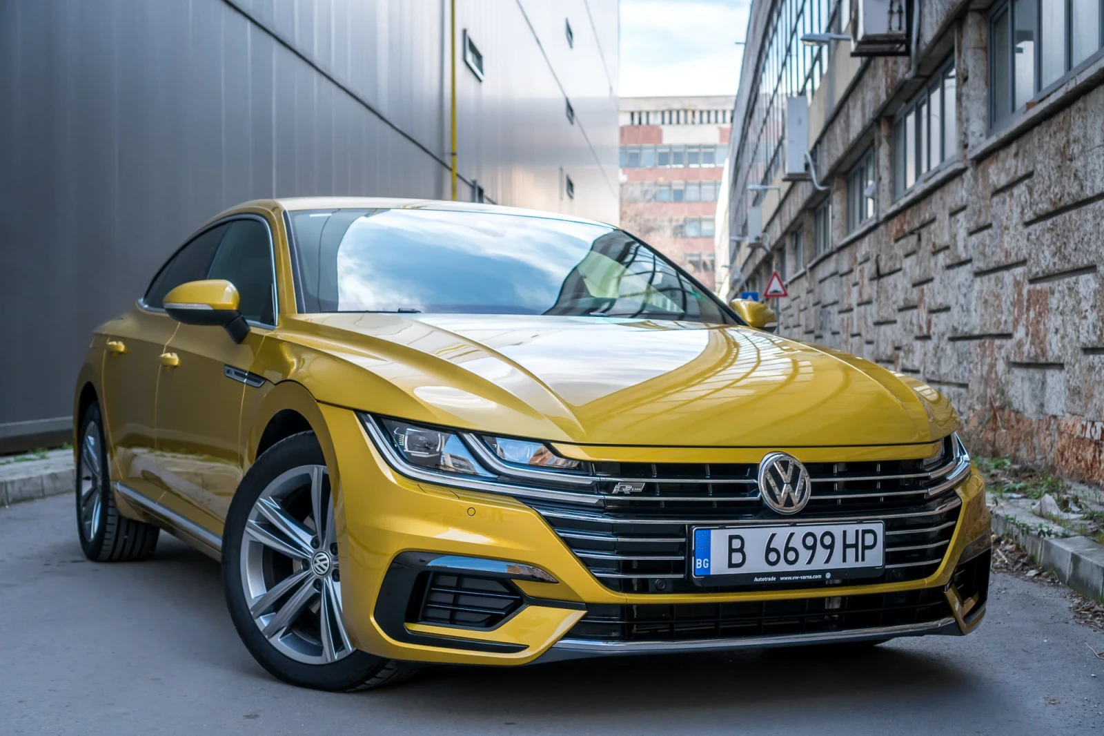 VW Arteon  R- Line 2.0 TDI BMT 4M DSG - изображение 3