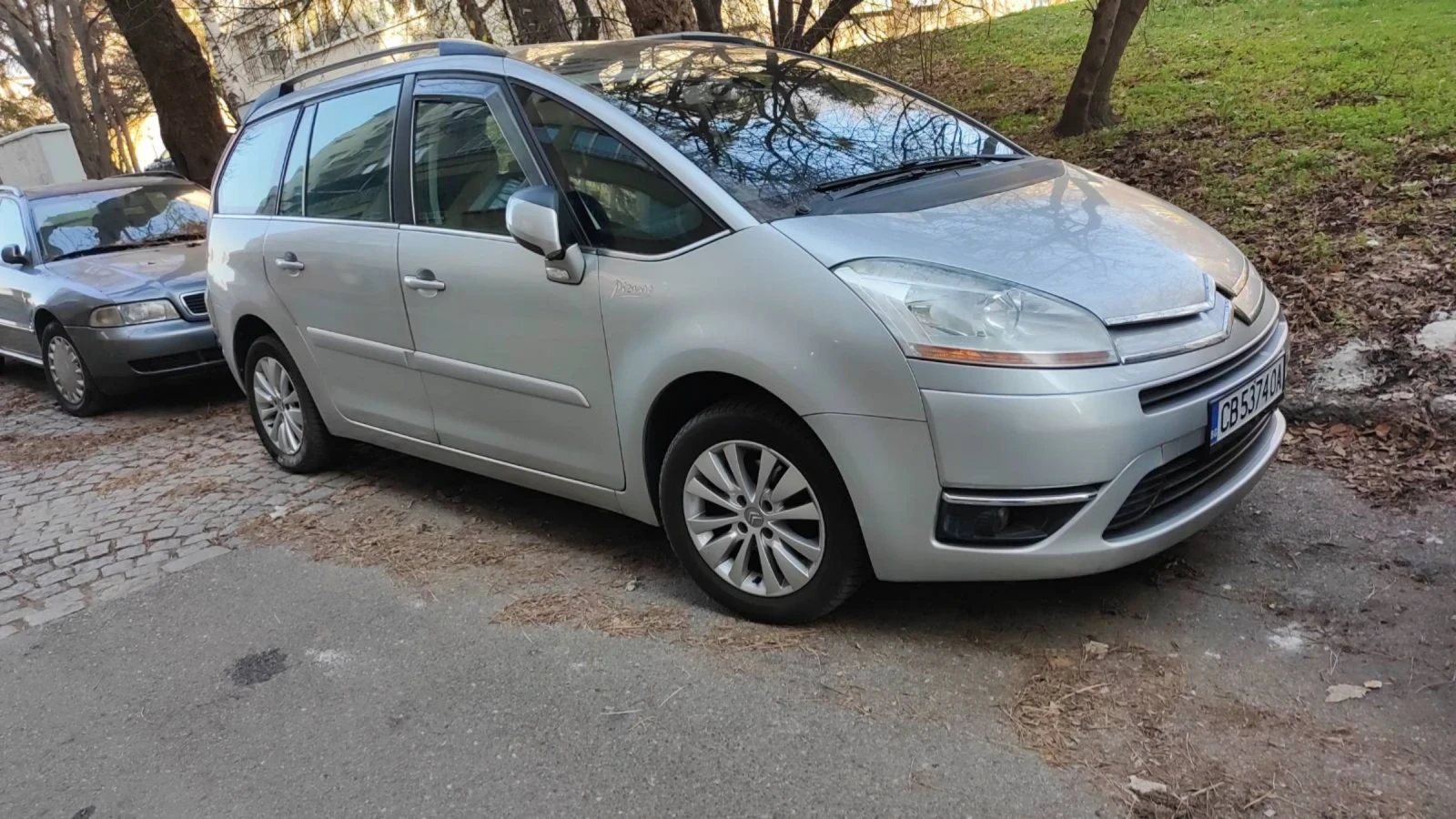Citroen Grand C4 Picasso HDI 1.6 - изображение 3