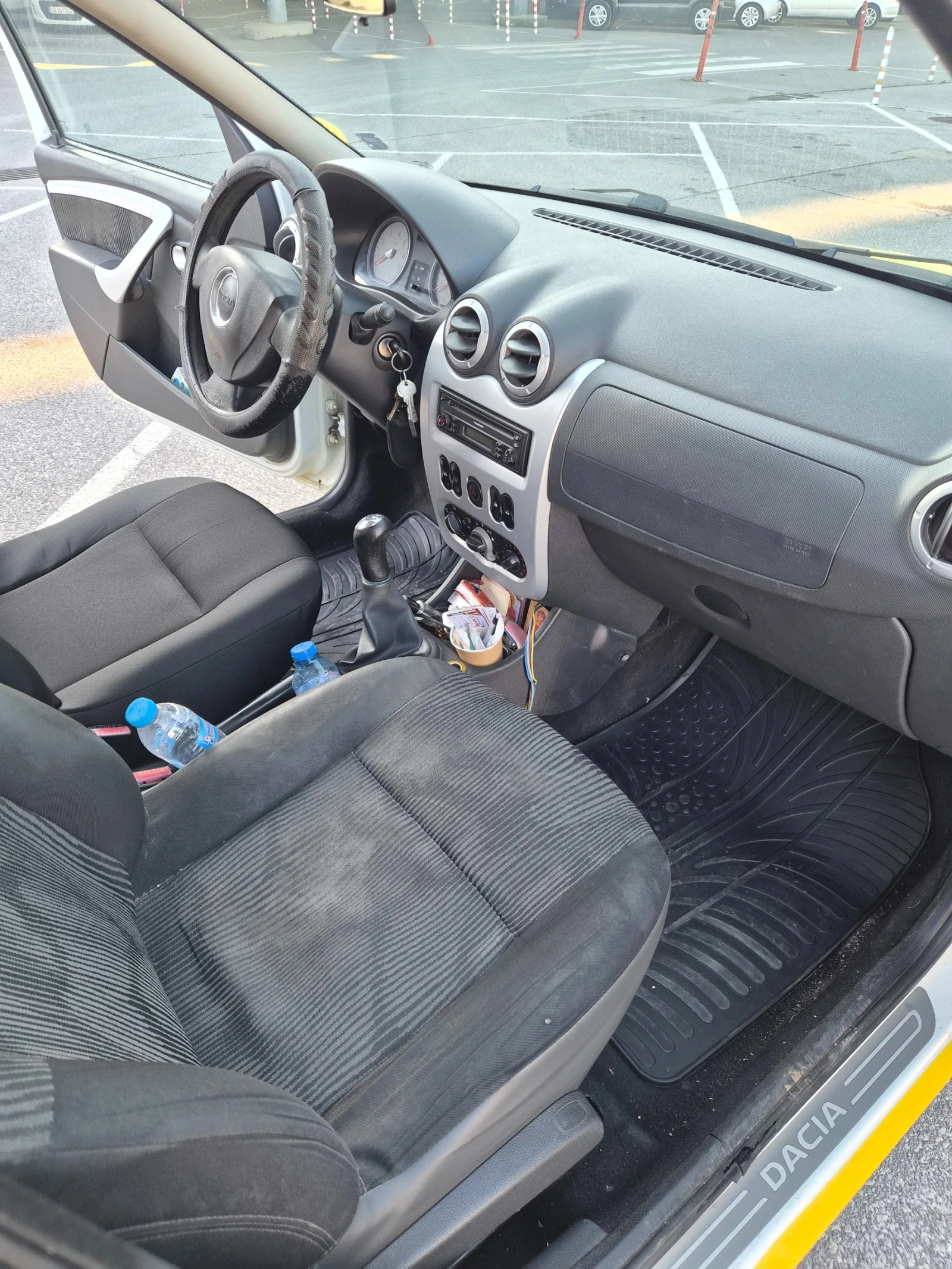 Dacia Logan * 1.6 Бензин-Газ * Много Запазен * 86 кс * Топ * , снимка 14 - Автомобили и джипове - 53782059