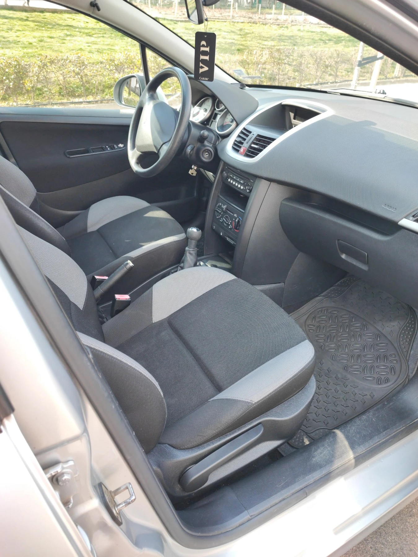 Peugeot 207 1.4, снимка 12 - Автомобили и джипове - 53863891