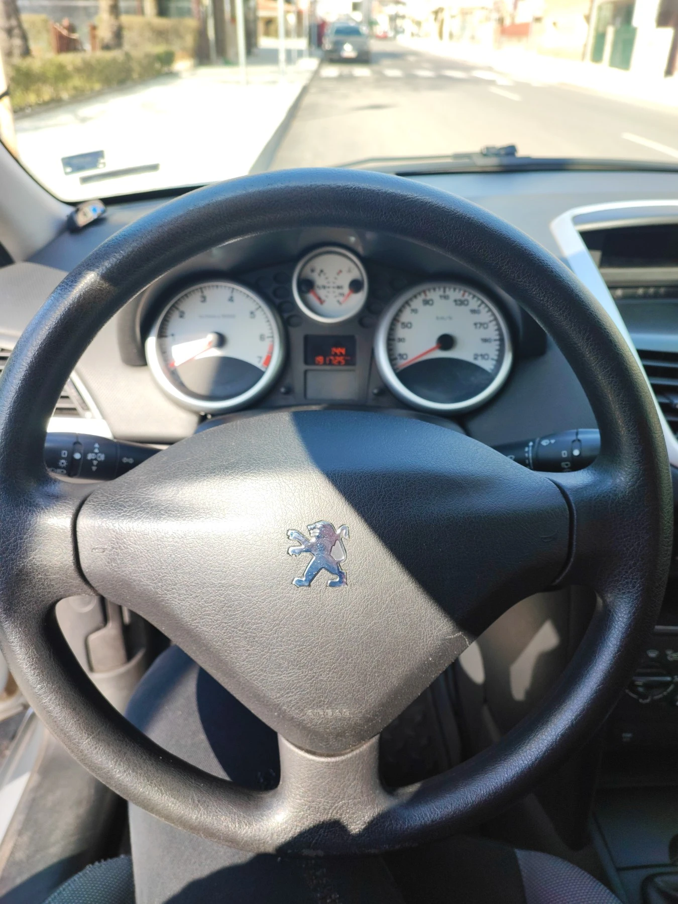 Peugeot 207 1.4, снимка 7 - Автомобили и джипове - 53863891
