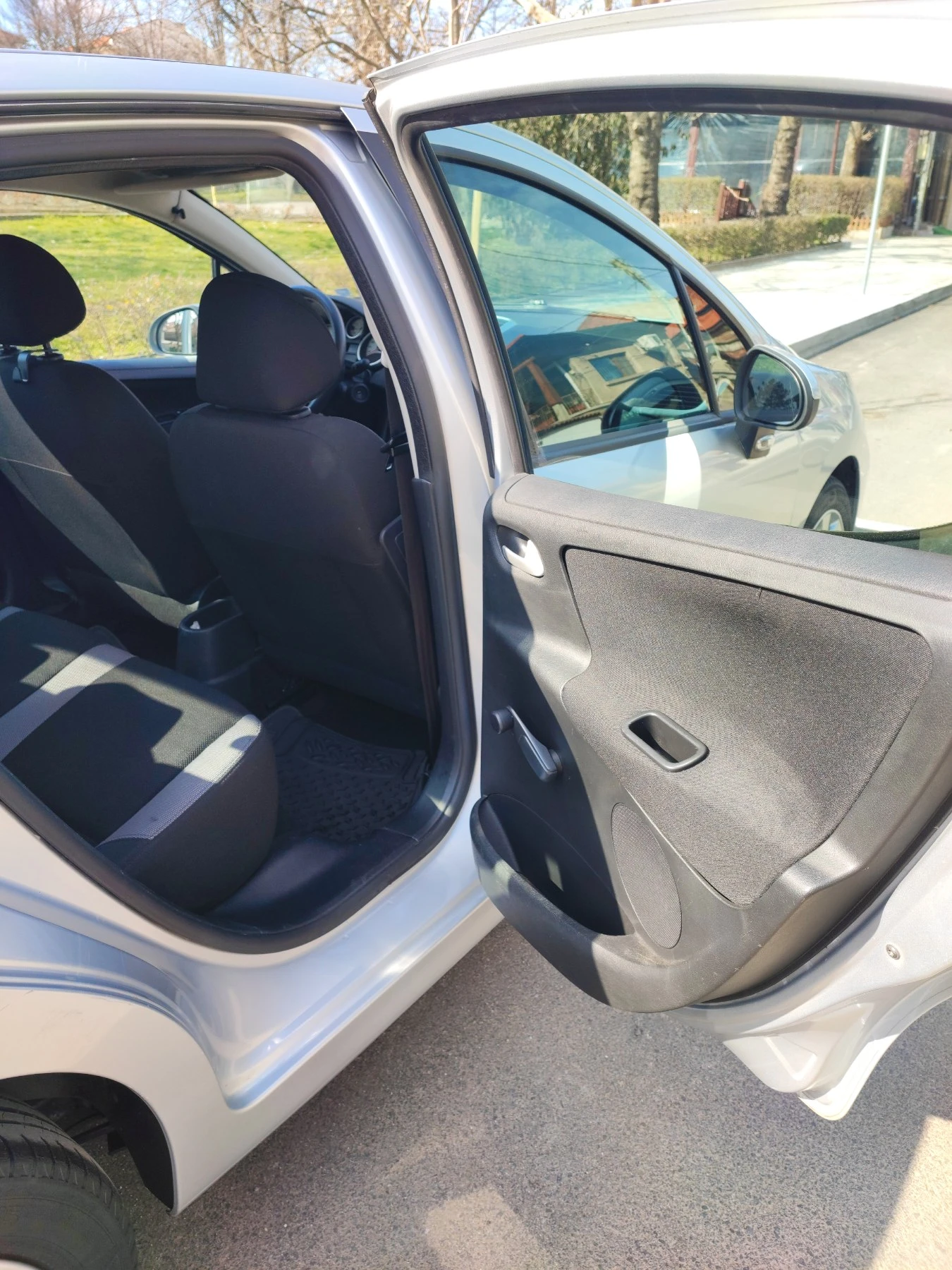 Peugeot 207 1.4, снимка 14 - Автомобили и джипове - 53863891