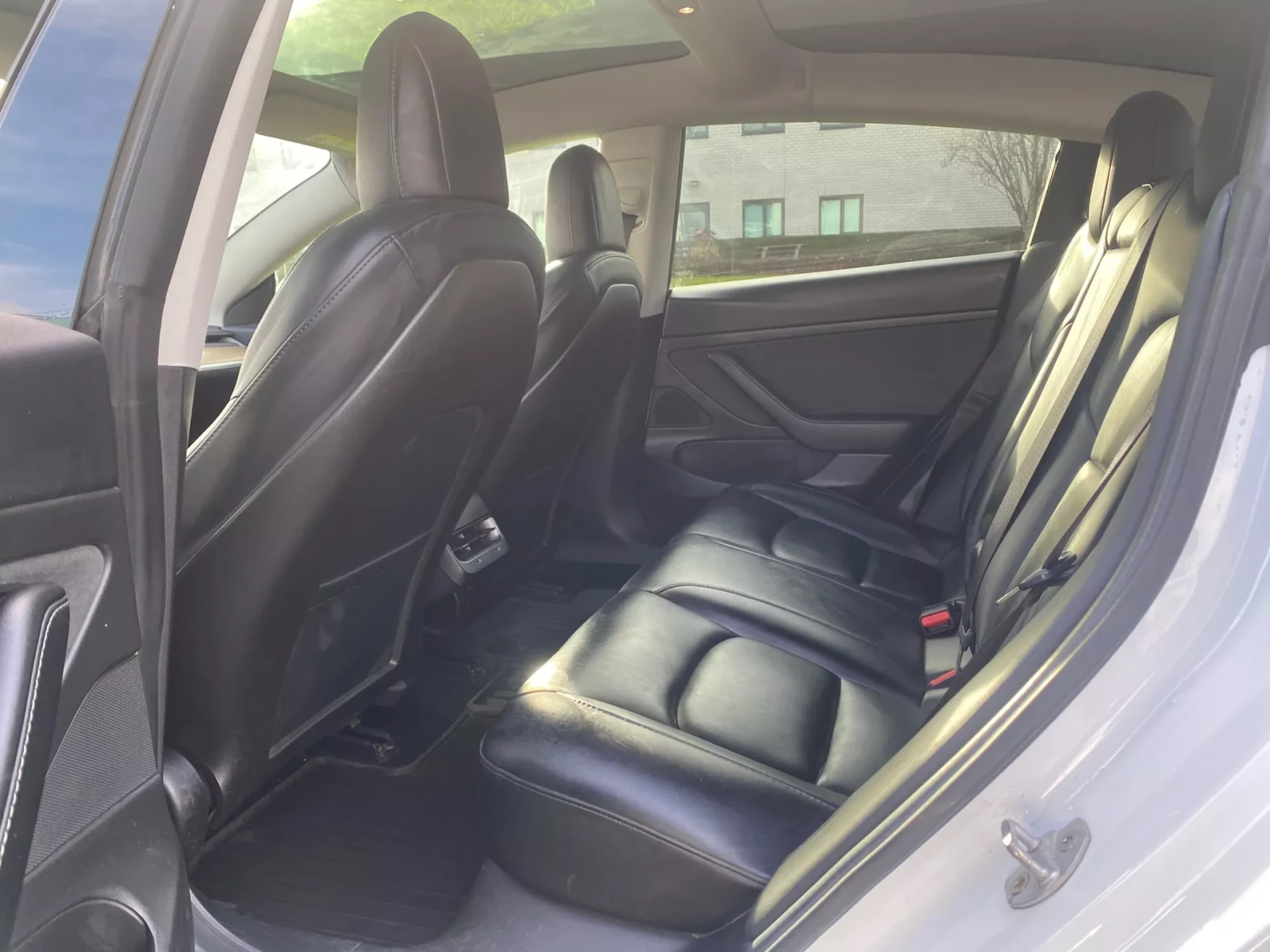 Tesla Model 3 CARPLAY/LONG RANGE/238HP/CAM/NAVI/75KWH/LED/, снимка 12 - Автомобили и джипове - 53975518