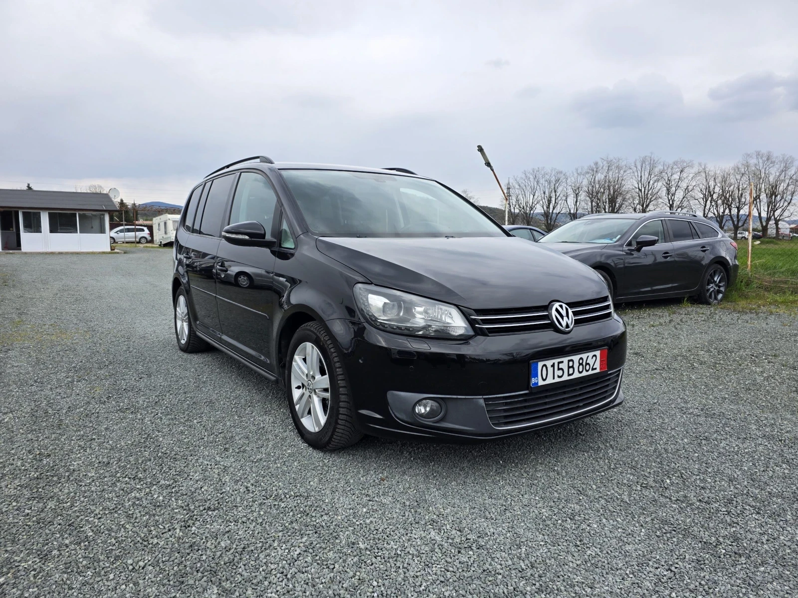 VW Touran 2.0 140 автомат 7 места , снимка 3 - Автомобили и джипове - 54151003