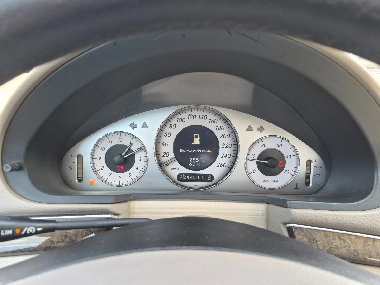 Mercedes-Benz E 270 2.7CDI, снимка 17 - Автомобили и джипове - 54344334