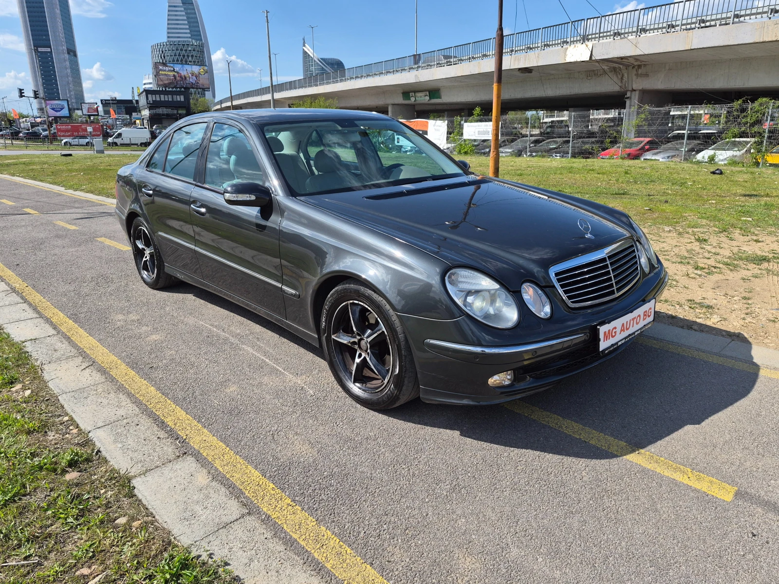 Mercedes-Benz E 270 2.7CDI, снимка 2 - Автомобили и джипове - 54344334