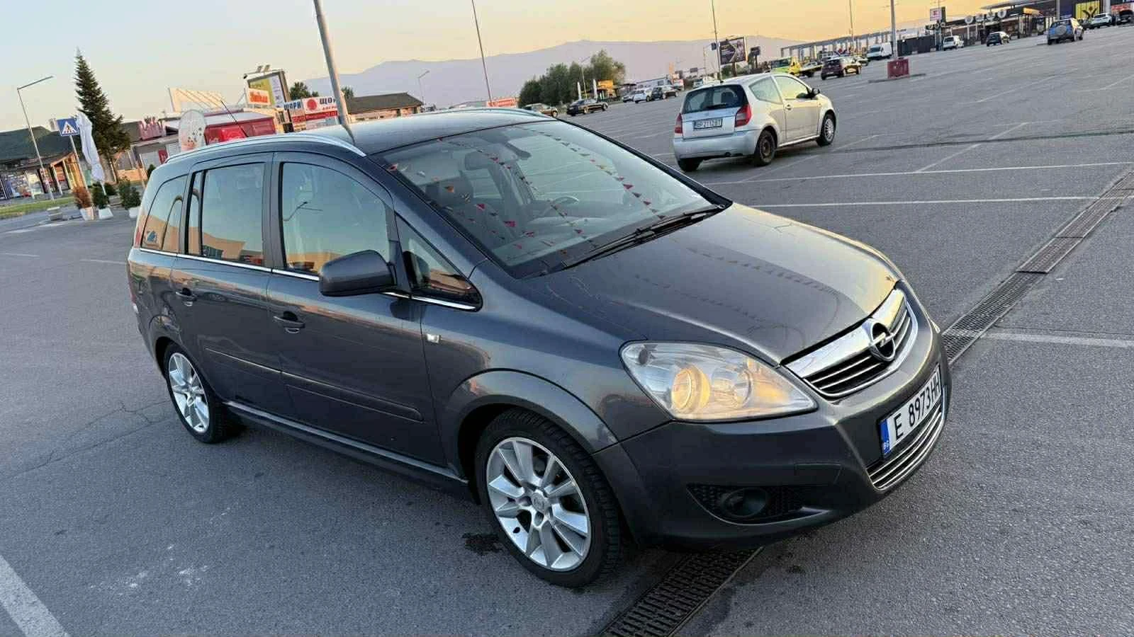 Opel Zafira Газ, снимка 4 - Автомобили и джипове - 54392851
