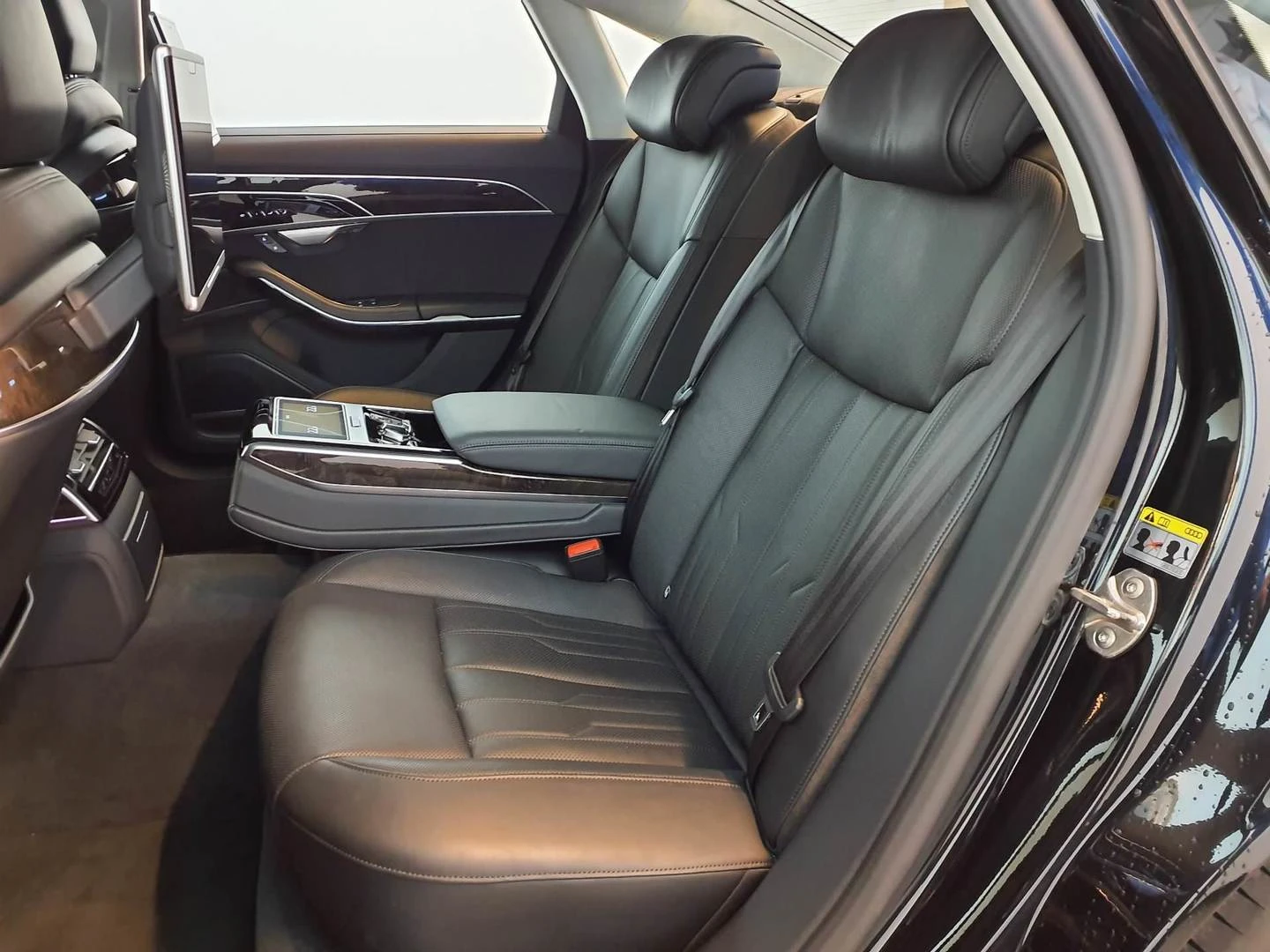 Audi A8 3.0 TDI B&O, снимка 8 - Автомобили и джипове - 55207602