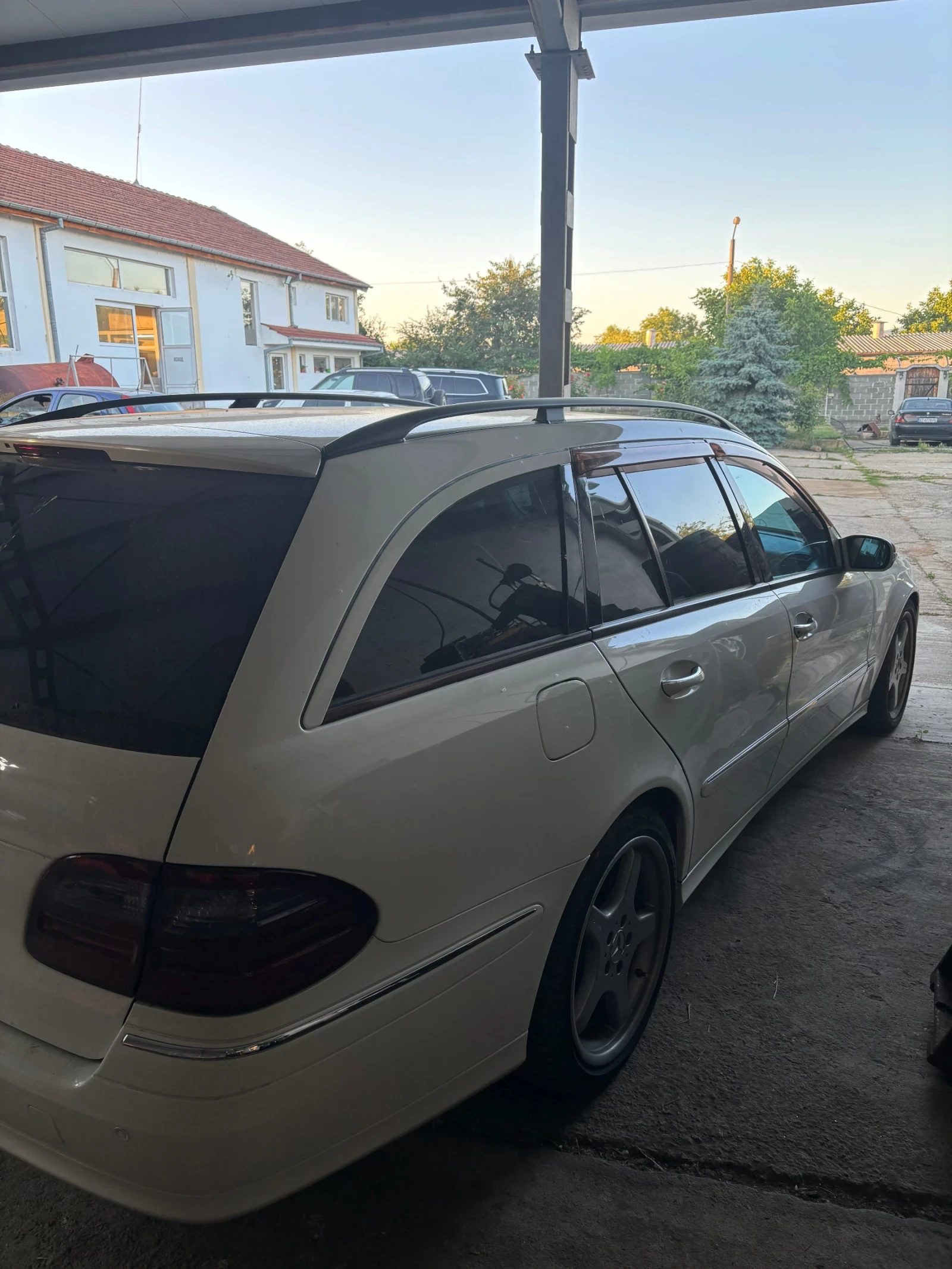 Mercedes-Benz E 500 7G TRONIC LPG Цялата на въздух !  Само на задно ! , снимка 5 - Автомобили и джипове - 55221041