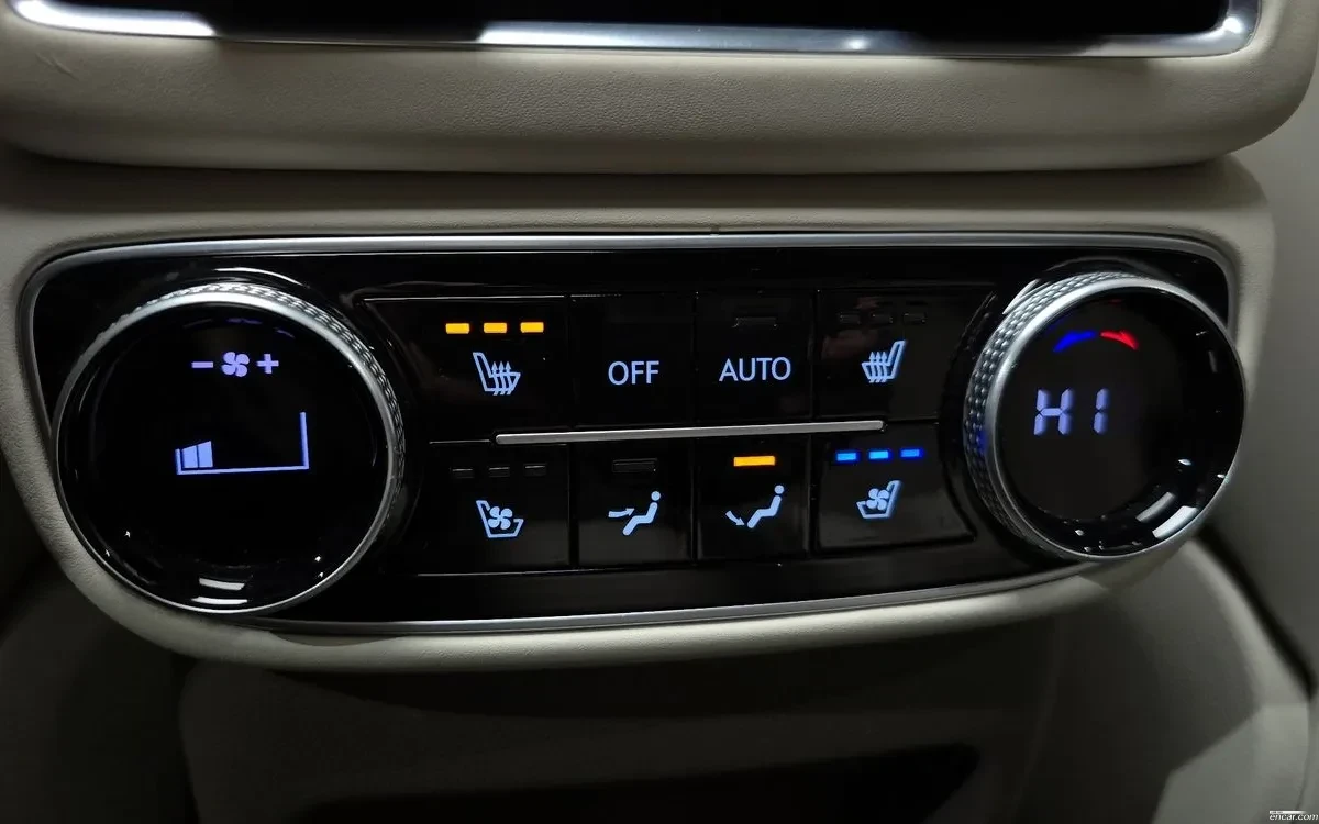 Genesis GV80 3.5T * ОБДУХВАНЕ * AWD * 50K KM * HUD * DISTRONIC , снимка 16 - Автомобили и джипове - 55251164