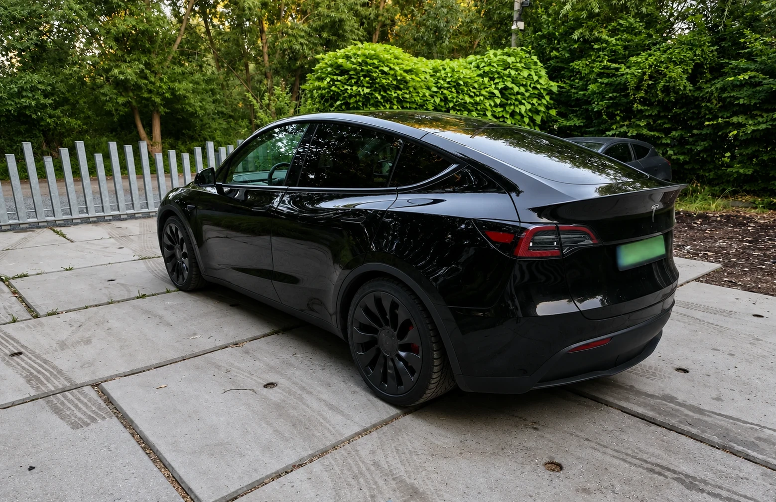 Tesla Model Y Performance AWD, снимка 2 - Автомобили и джипове - 55584619