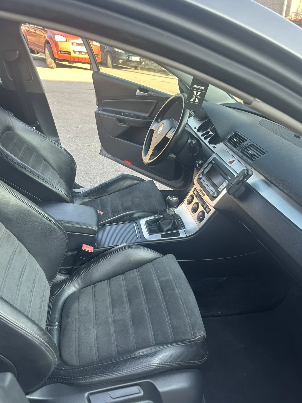 VW Passat 2.0TDI, снимка 8 - Автомобили и джипове - 55606503