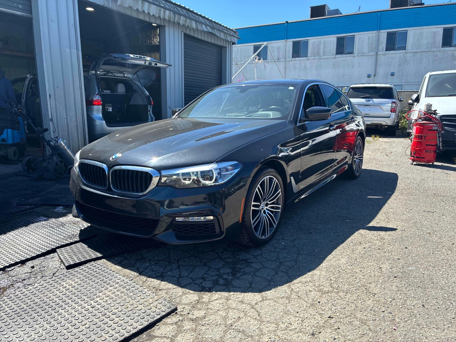 BMW 530 * xDrive * CARFAX * ОПЦИЯ ЗА ФИНАНСИРАНЕ, снимка 12 - Автомобили и джипове - 56086976
