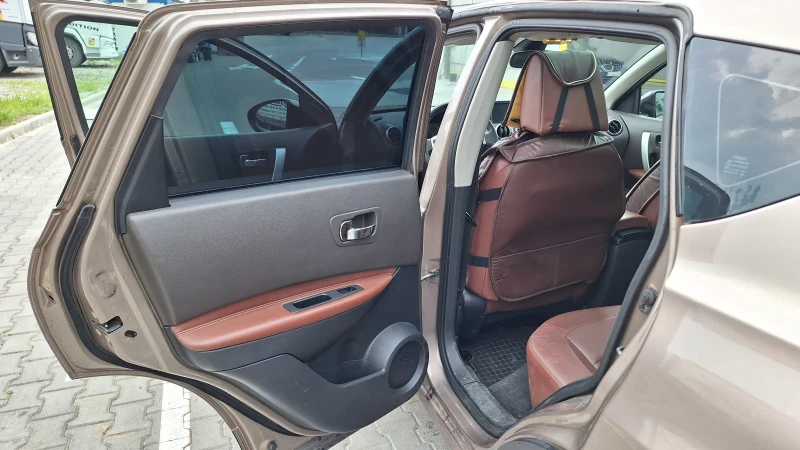 Nissan Qashqai 2.0 dci 4x4 Tekna Автоматик, снимка 11 - Автомобили и джипове - 48405342