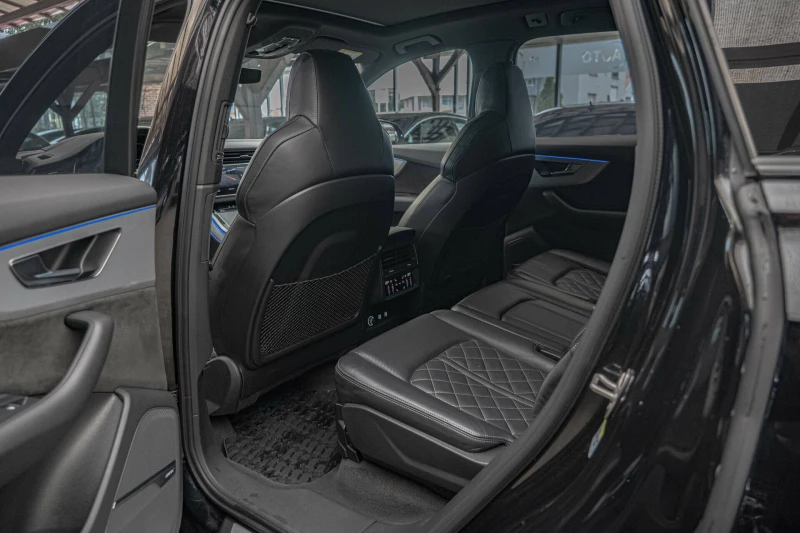 Audi SQ7 4.0TDI/Laser/Bose/Обдухване/Панорама/Вакум/Камера , снимка 9 - Автомобили и джипове - 51914132