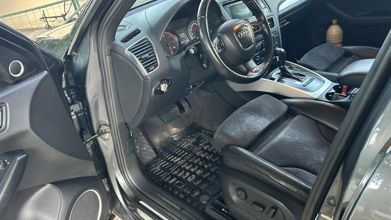 Audi Q5, снимка 9 - Автомобили и джипове - 52215437