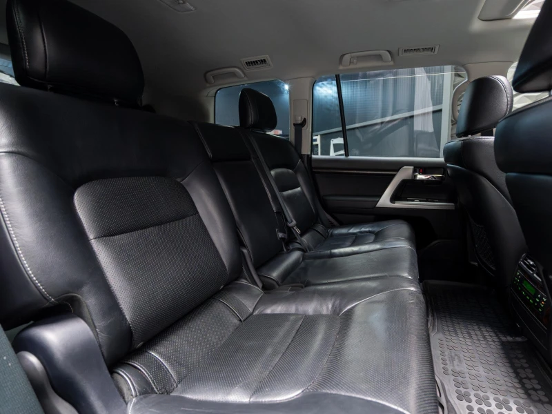 Toyota Land cruiser KAM* PANO* JBL* Обдухв* SHIKARI TUNING* CARBON* , снимка 10 - Автомобили и джипове - 52561159