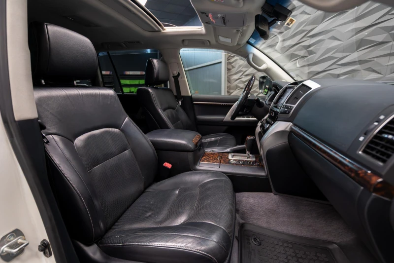 Toyota Land cruiser KAM* PANO* JBL* Обдухв* SHIKARI TUNING* CARBON* , снимка 11 - Автомобили и джипове - 52561159