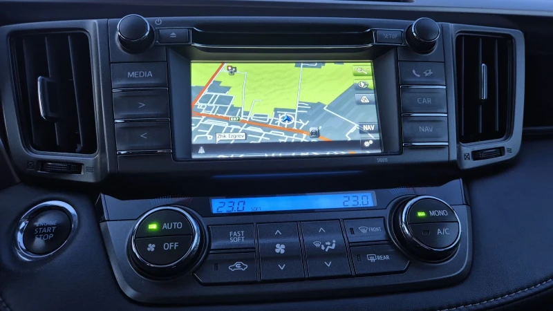 Toyota Rav4 2.0 D4D 20Г. ЮБИЛЕЙНА 4X4 НАВИ КАМЕРА КЕЙЛЕС ВИДЕО, снимка 15 - Автомобили и джипове - 52907638
