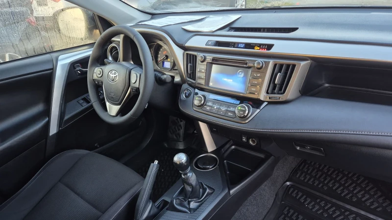 Toyota Rav4 2.0 D4D 20Г. ЮБИЛЕЙНА 4X4 НАВИ КАМЕРА КЕЙЛЕС ВИДЕО, снимка 11 - Автомобили и джипове - 52907638