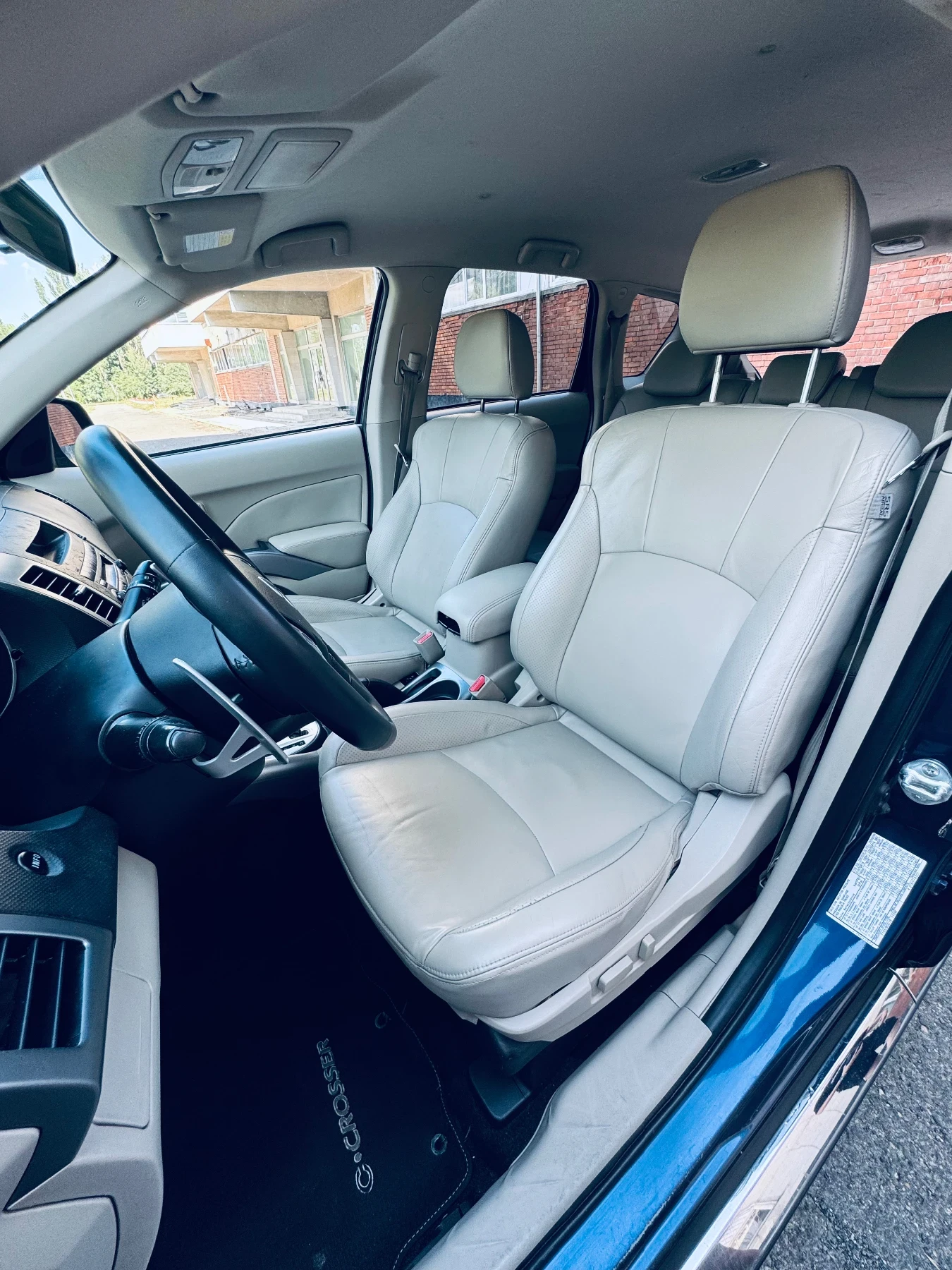 Citroen C-Crosser 2.4I 170к - изображение 10