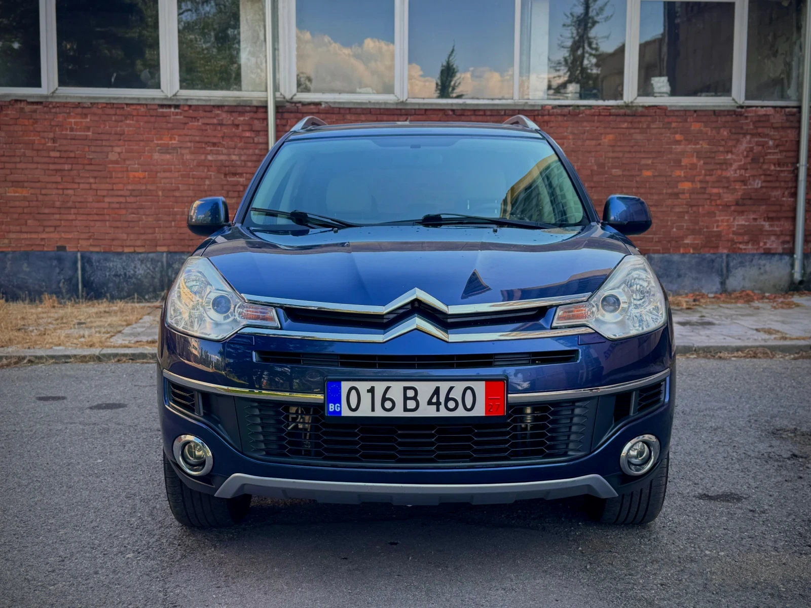 Citroen C-Crosser 2.4I 170к - изображение 2