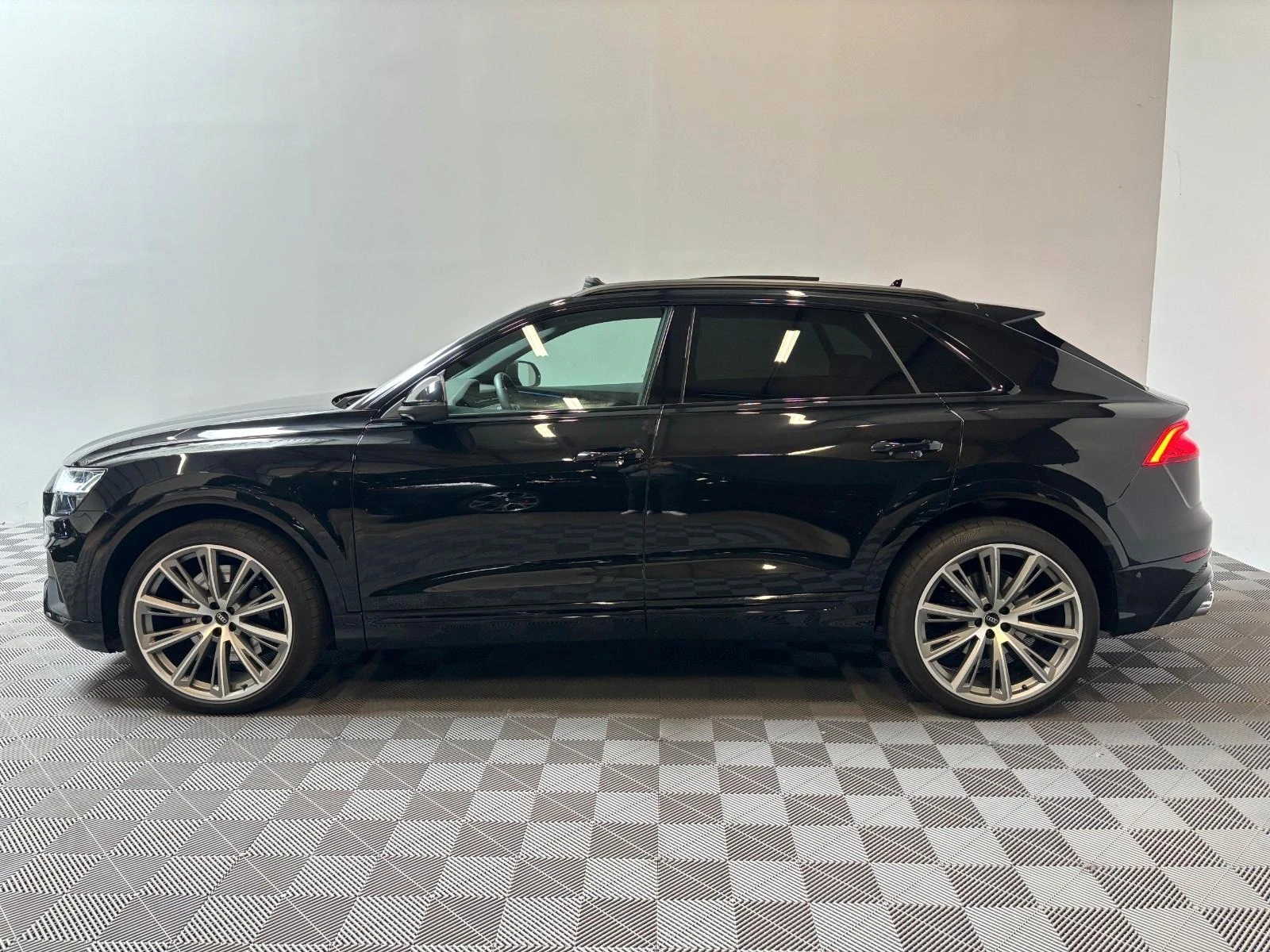 Audi SQ8 DISTR* KEYLESS* PANO* B&O* 360 CAM*  | Mobile.bg � ����������� 7