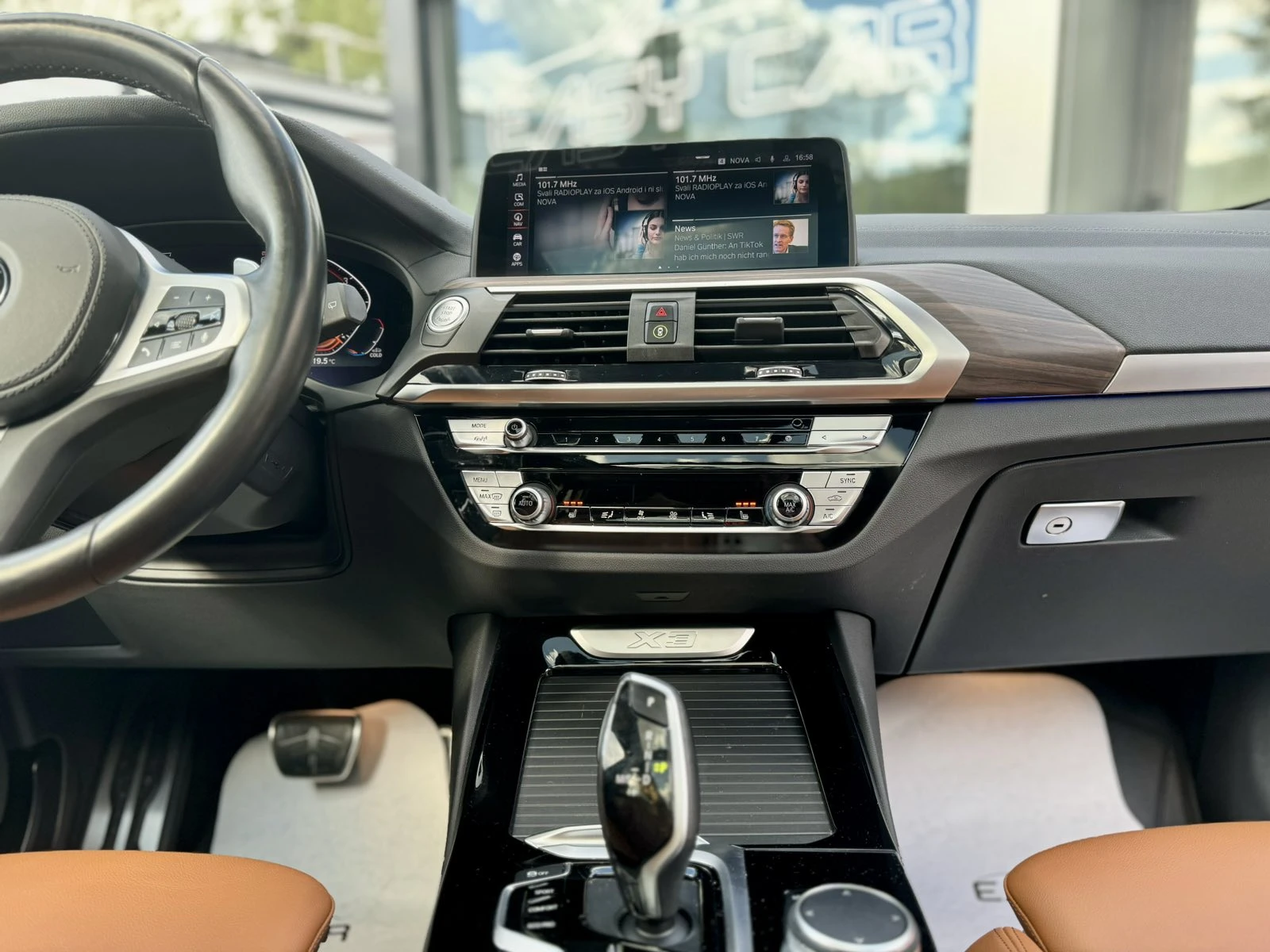 BMW X3 xDrive 2.0D / PANO / CAMERA 360 / , снимка 11 - Автомобили и джипове - 53721167