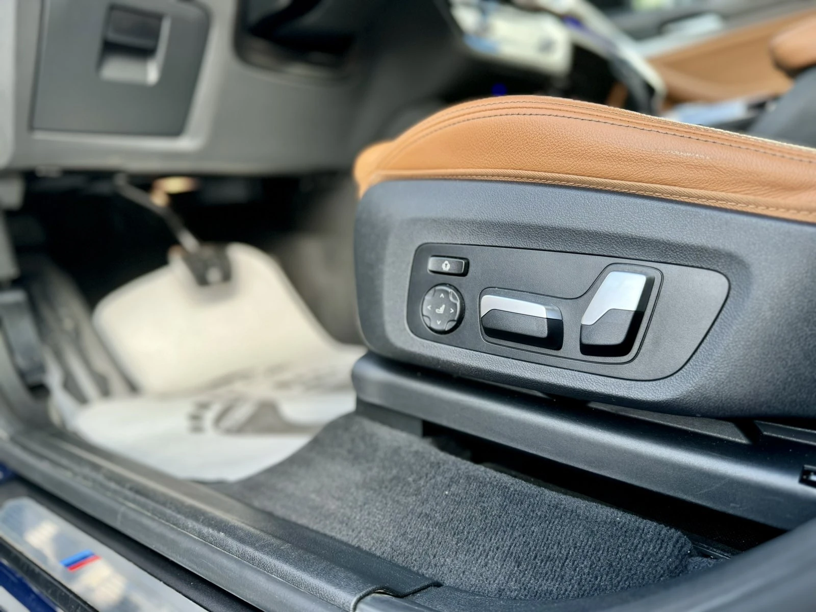 BMW X3 xDrive 2.0D / PANO / CAMERA 360 /  - изображение 6