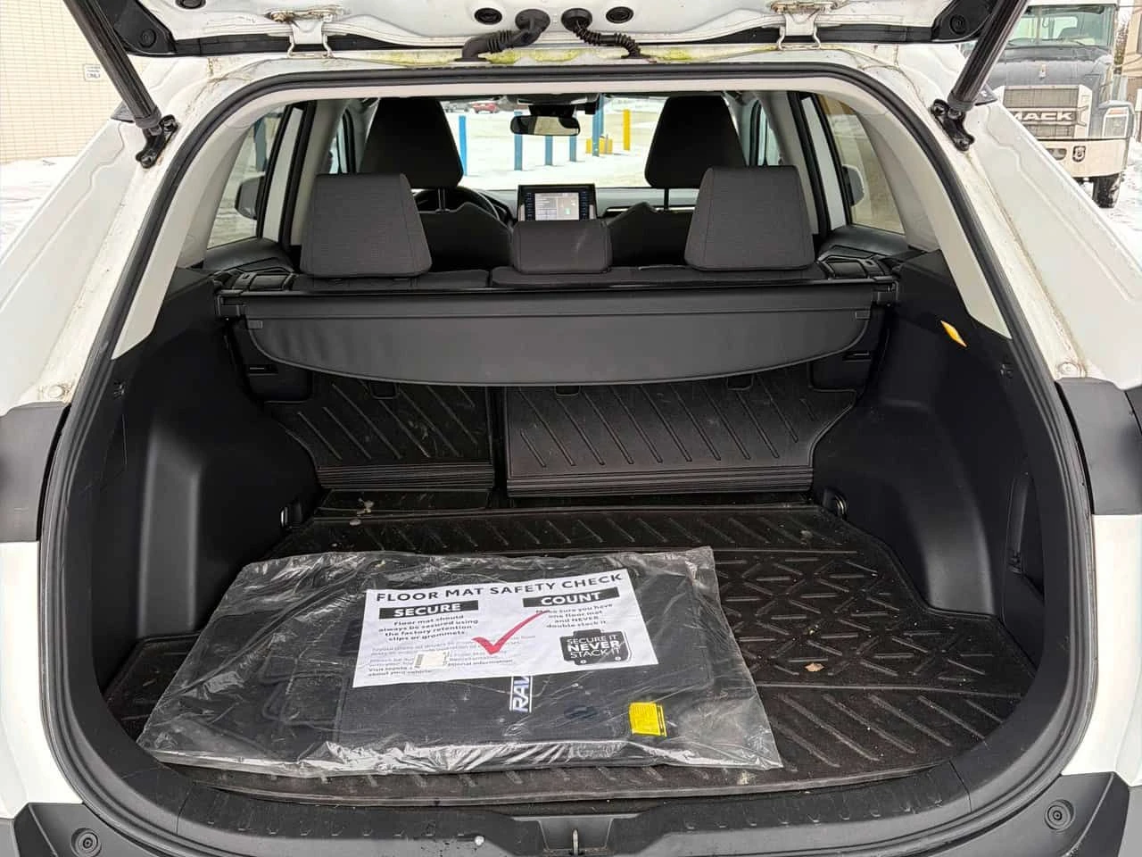 Toyota Rav4 * Hybrid XLE AWD * CARFAX * ЦЕНА ДО БГ, снимка 11 - Автомобили и джипове - 53726131