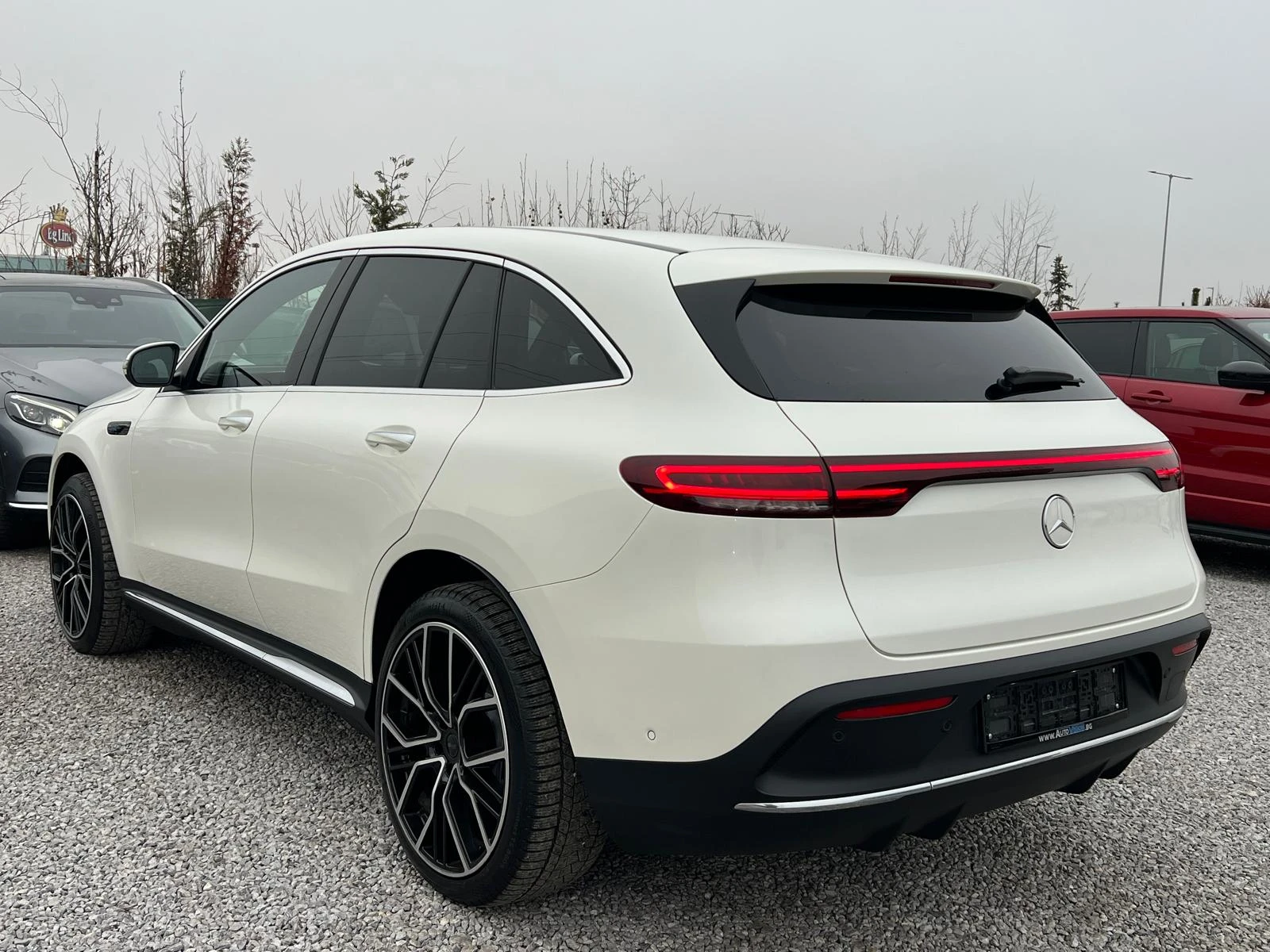 Mercedes-Benz EQC 400 AMG Head-up Carplay Distronic Шибедах Кам.360, снимка 4 - Автомобили и джипове - 53747569