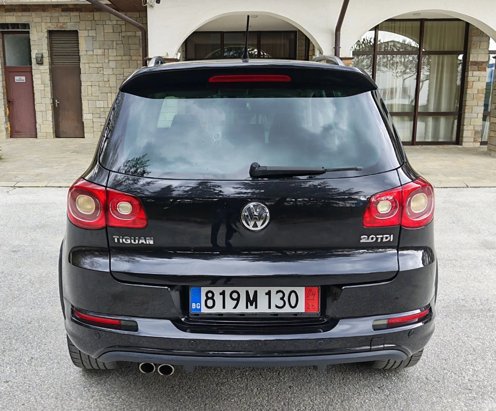 VW Tiguan 2.0 tdi R line 4Motion, снимка 6 - Автомобили и джипове - 54409183