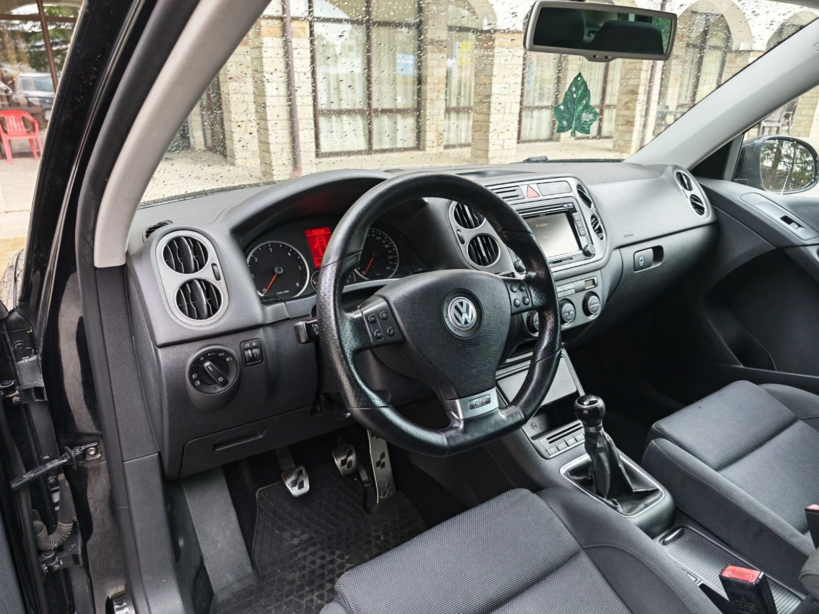 VW Tiguan 2.0 tdi R line 4Motion, снимка 8 - Автомобили и джипове - 54409183