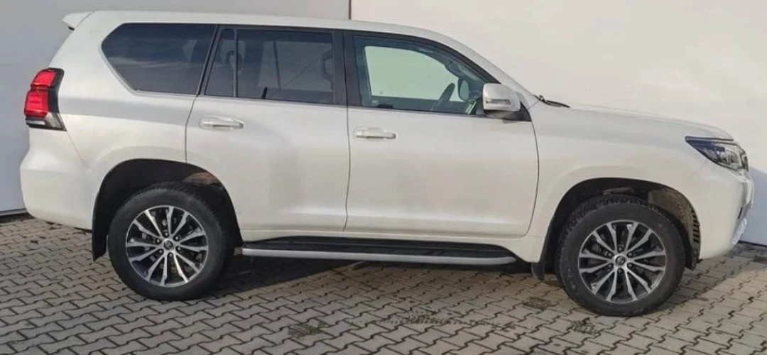 Toyota Land cruiser 2.8 Diesel Спешно, снимка 2 - Автомобили и джипове - 54582434
