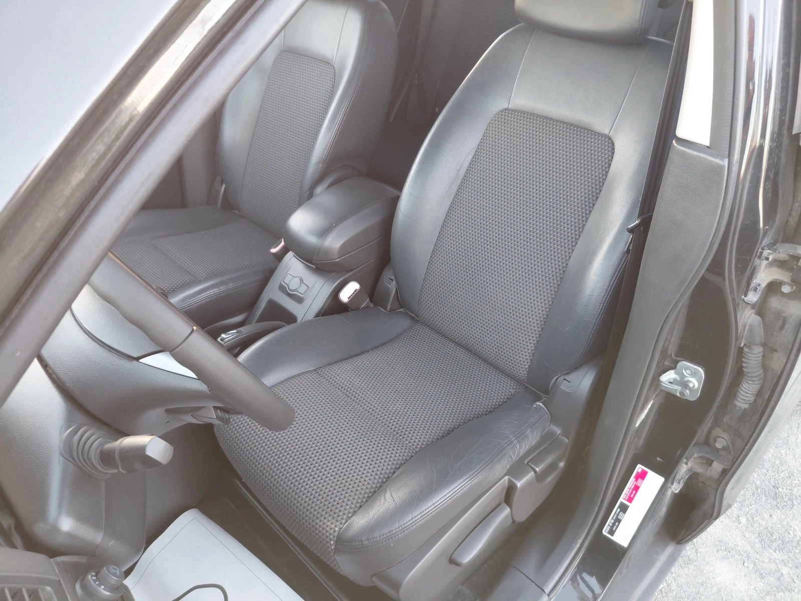 Chevrolet Captiva 2.4 КЛИМА НАВИ 4Х4, снимка 8 - Автомобили и джипове - 55987602