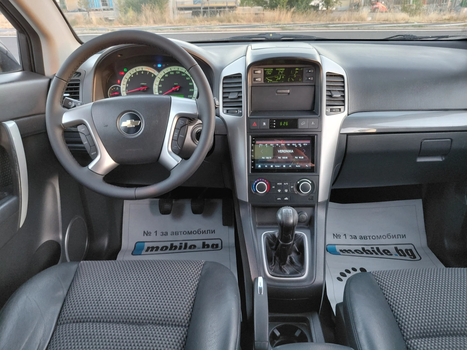 Chevrolet Captiva 2.4 КЛИМА НАВИ 4Х4, снимка 11 - Автомобили и джипове - 55987602