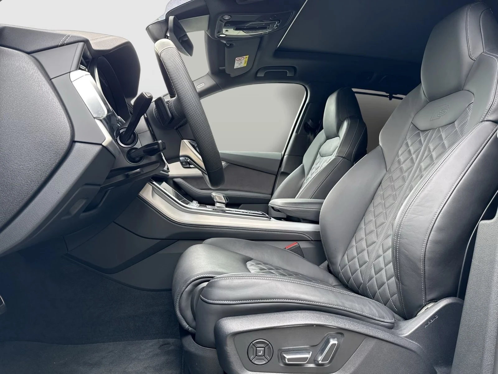 Audi SQ7 FACELIFT / MATRIX / HUD / 360 / B&O/ QUATTRO/ PANO, снимка 7 - Автомобили и джипове - 56092666