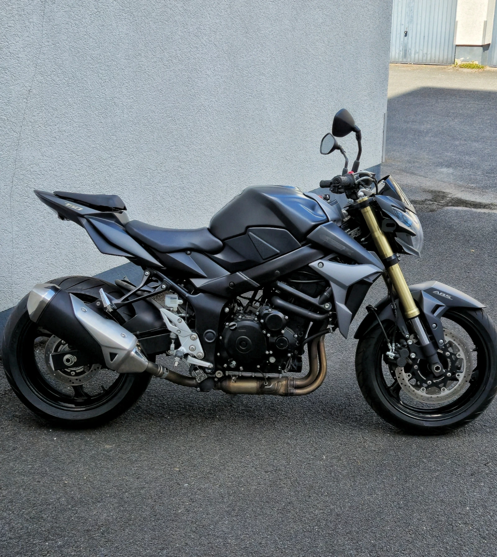 Suzuki Gsr 750