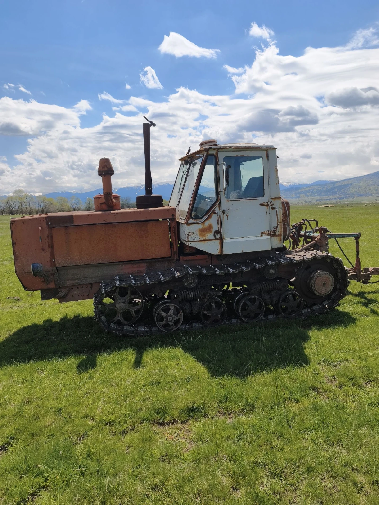 Трактор ХТЗ Т240, снимка 2 - Селскостопанска техника - 54369063